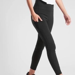Athleta Trekkie Hybrid Crop Tight